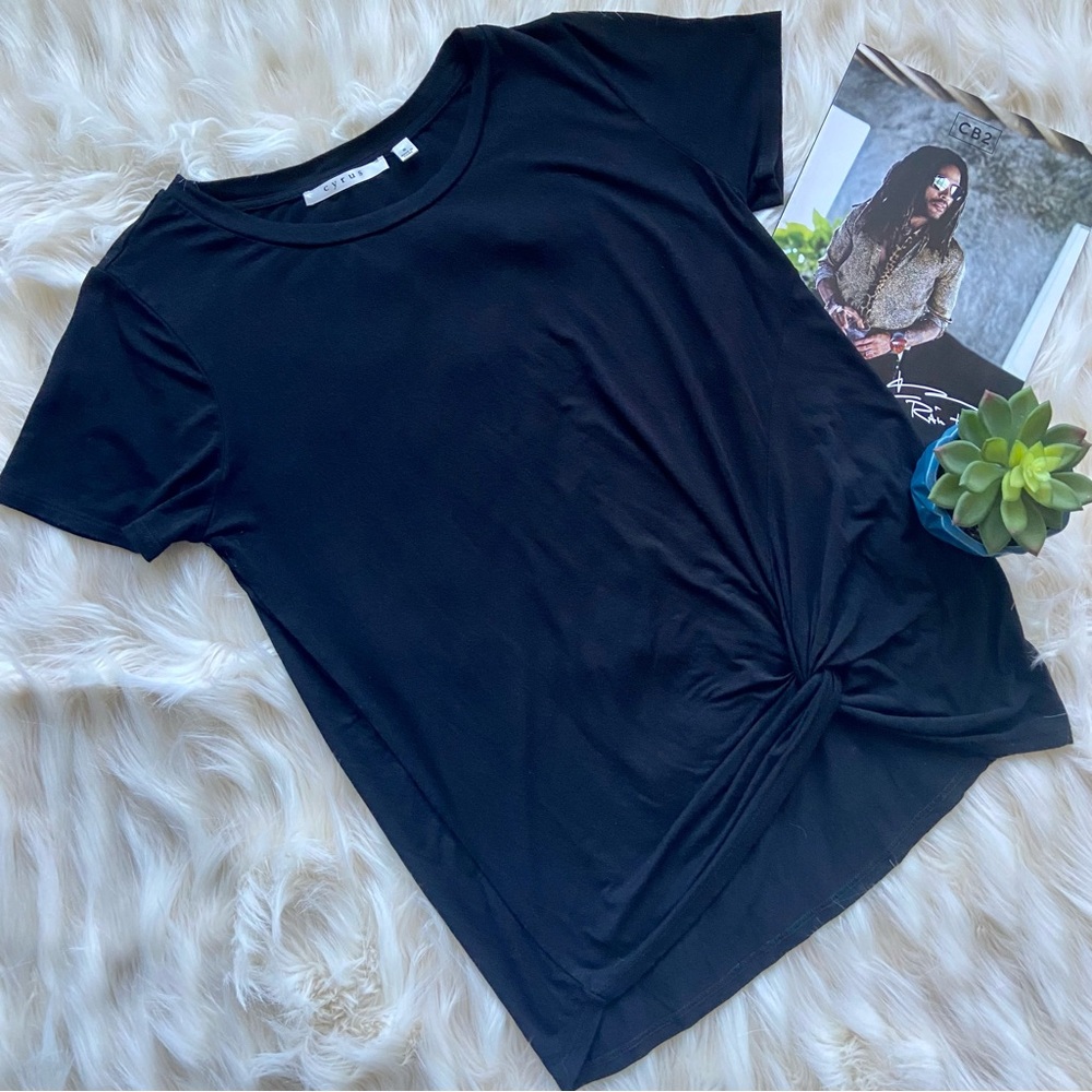 Cyrus | Black Twist Knot T-Shirt